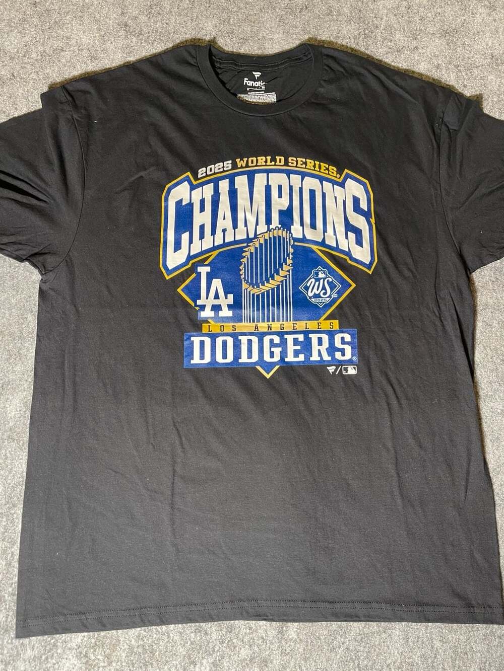 Fanatics Los Angeles Dodgers 2025 World Series Champions T-Shirt - Ohtani 17